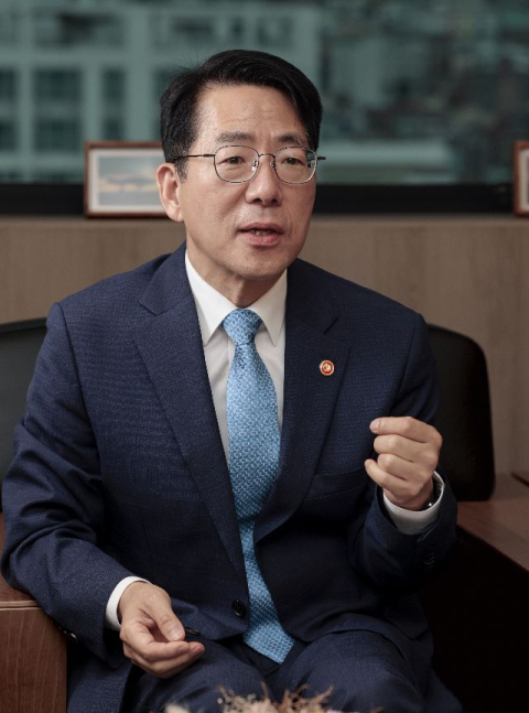 [창간 80주년] 황종우 해양수산부 장관 “지방 주도 성장 엔진 남부 해양수도권 육성은 국가 생존 전략”