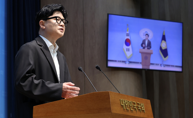 무소속 한동훈 의원이 13일 국회 소통관에서 김승원 법무부 장관 후보자 관련 기자회견을 하고 있다. 연합뉴스