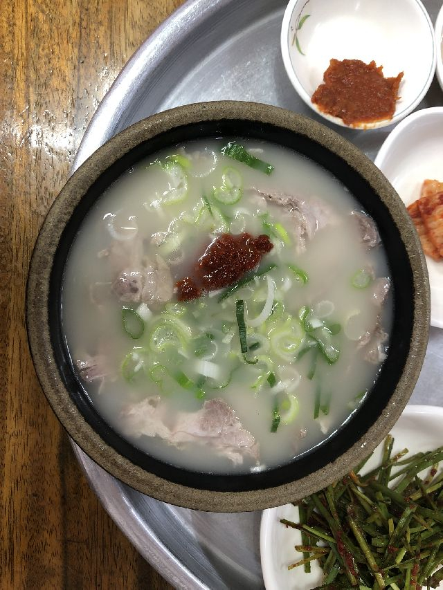 돼지국밥