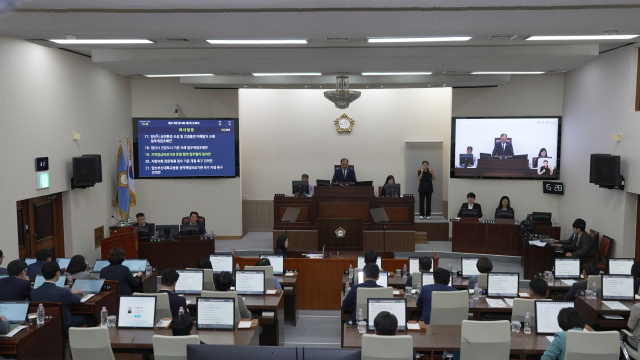 양산시의회는 지난 14일 오후 제214회 임시회 제2차 본회의를 진행하고 있다. 양산시의회 제공