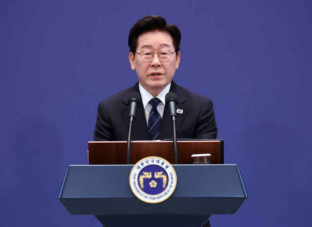 이재명 대통령이 18일 청와대 영빈관에서 열린 기자회견에서 발언하고 있다. 연합뉴스