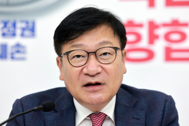 국민의힘 정점식 원내대표가 18일 국회에서 이재명 대통령 기자회견과 관련해 입장을 말하고 있다. 연합뉴스