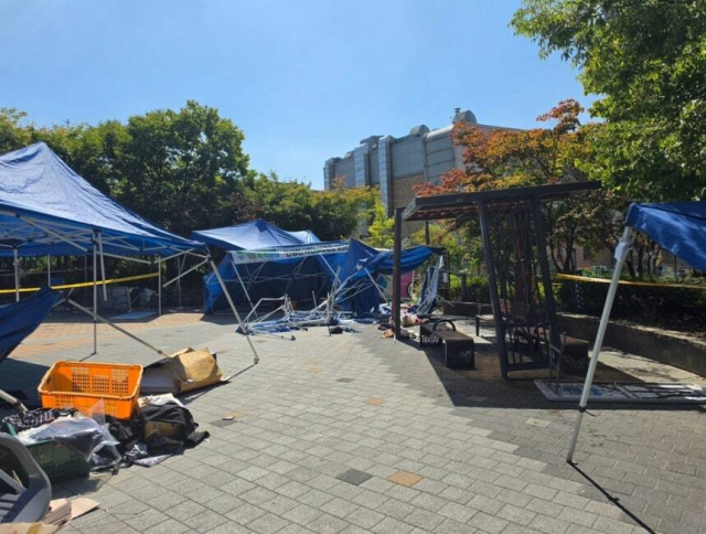 트럭 돌진한 안성시 플리마켓 행사장 모습. 경기소방재난본부 제공. 연합뉴스