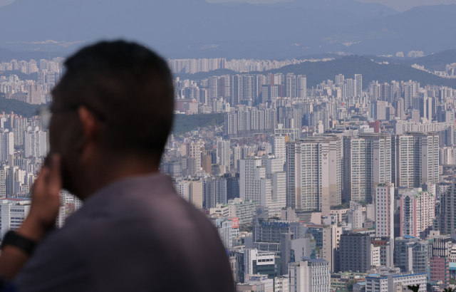 지난 20일 서울 남산에서 바라본 서울 시내 아파트 단지 모습. 연합뉴스
