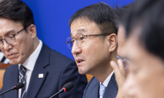 더불어민주당 한병도 원내대표가 28일 국회에서 열린 최고위원회의에서 발언하고 있다. 연합뉴스