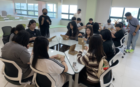 김해대 진로·직업체험 프로그램 운영 모습. 김해대 제공