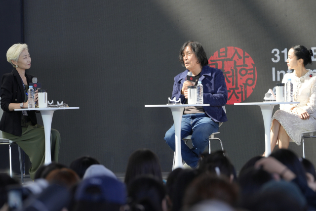 7일 오후 부산 영화의전당에서 열린 오픈 토크 프로그램에서 ‘가능한 사랑’의 이창동 감독이 참석한 모습. 김동영·최범준 인턴기자