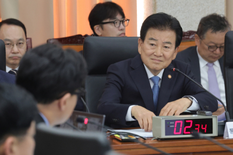 北지뢰·투표 부실·‘암살자(들)’…국감 2일차도 상임위 곳곳서 ‘충돌’