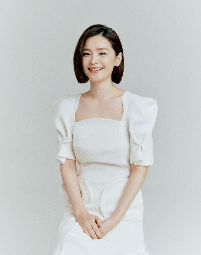 올해의 스타상을 받은 배우 전미도. 부산일보DB