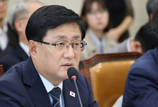김성환 기후에너지환경부장관이 6일 국회에서 열린 기후에너지환경노동위원회 국정감사에서 의원 질의에 답변하고 있다. 연합뉴스