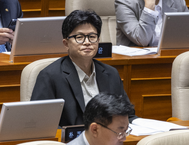 무소속 한동훈 의원이 1일 국회에서 열린 제439회(정기회) 10차 전체 회의에 참석해 있다. 연합뉴스