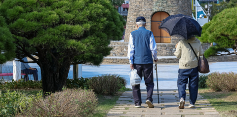 ‘초기 노쇠’ 단계에 근력 운동·영양 개선·질환 관리하면 도움