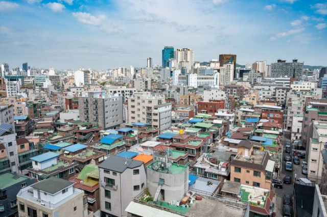 한국토지주택공사(LH) 전세임대주택에 사는 소년소녀 가장 45.8%가 월 임대료를 3개월 이상 내지 못해 독촉장을 받거나 재계약 해지 위험에 처한 것으로 나타났다. 사진은 기사와 관련없음. 클립아트코리아