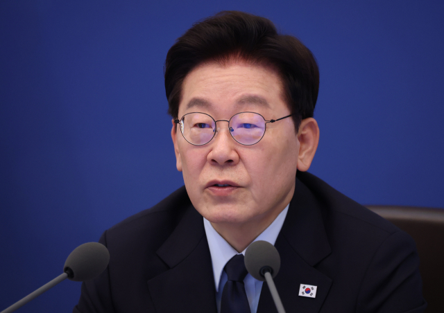 이재명 대통령이 15일 청와대에서 열린 수석보좌관회의에서 발언하고 있다. 연합뉴스
