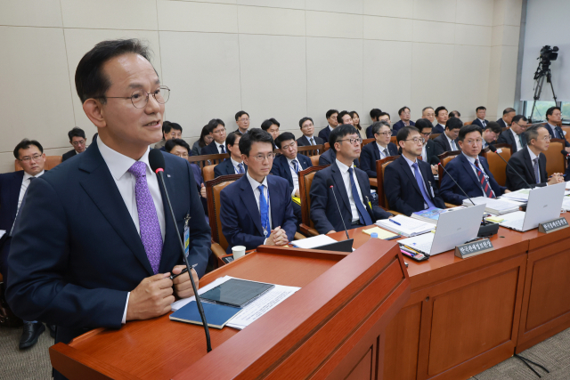 김종출 한국항공우주산업(KAI) 대표이사 사장이 20일 국회 재정경제기획위원회에서 열린 한국수출입은행 등에 대한 국정감사에서 재경위원 질의에 답하고 있다. 연합뉴스