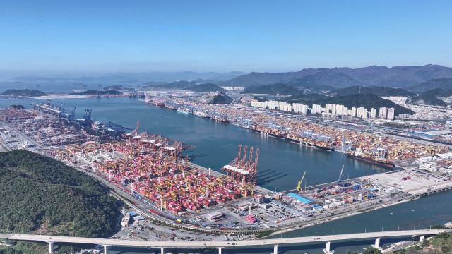 부산항 신항 전경(부산항 신항 4부두 상공에서 바라본 컷). 부산항만공사(BPA) 제공