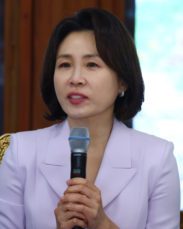 김혜경 여사가 26일 청와대에서 열린 오월어머니집 초청 오찬 간담회에서 인사말을 하고 있다. 연합뉴스