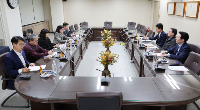부산일보 제6기 독자위원회 10월 정례회의가 지난 28일 오후 부산일보사 회의실에서 열렸다. 정종회 기자 jjh@